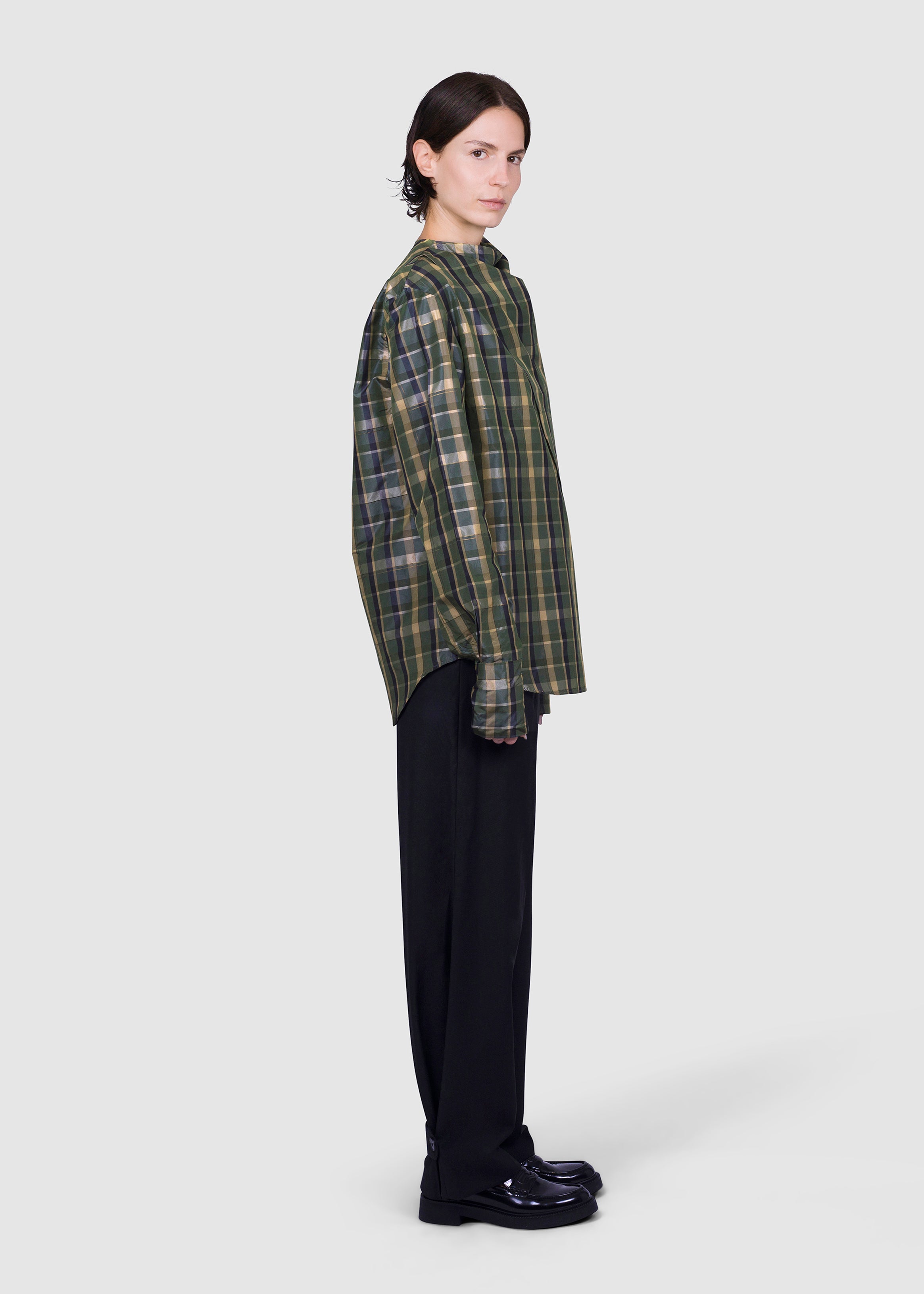 THE FOLD COLLAR BLOUSE