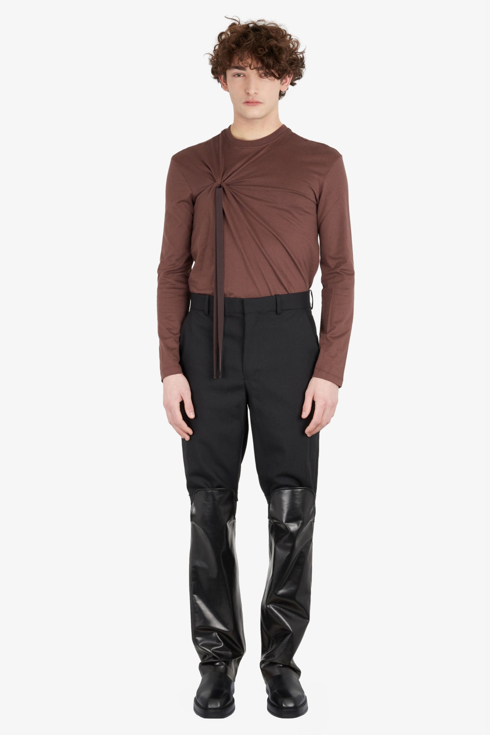 Tailored trousers with knee support