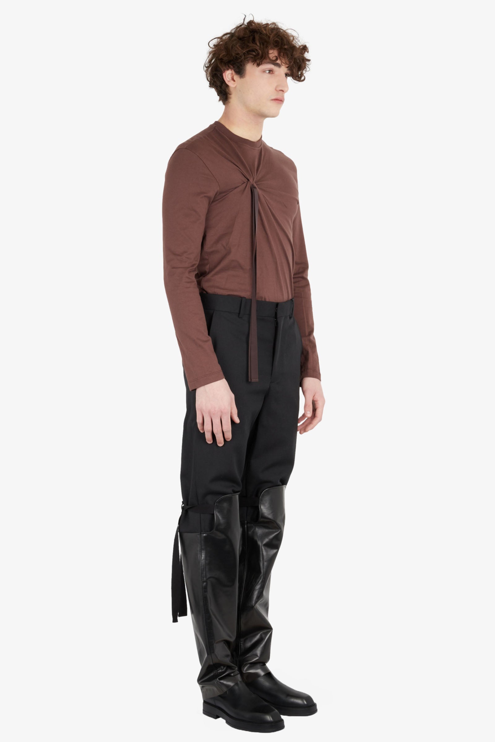 Tailored trousers with knee support